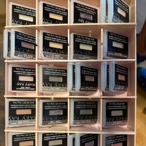 Mary Kay Eys Shadows, Blushes and Brushes